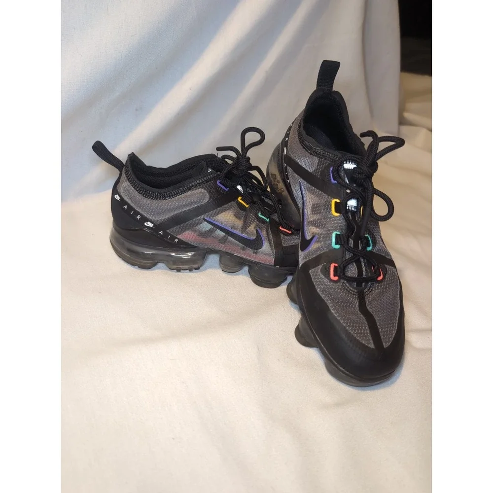 Nike Air VaporMax Synthetic Low Top Sneakers Shoes/Black/Multicolor Size 5Y